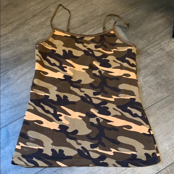 3 tank tops - Picture 4 of 4
